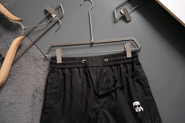 ブランドハーフパンツ側面デザイン